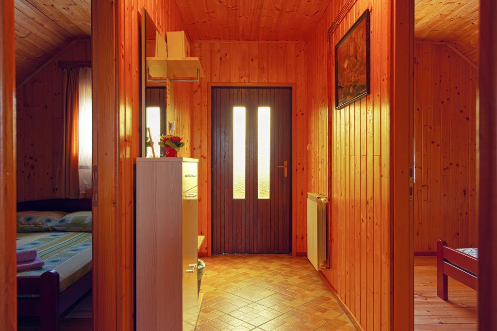 Apartment Ines Smoljanac Bagian luar foto