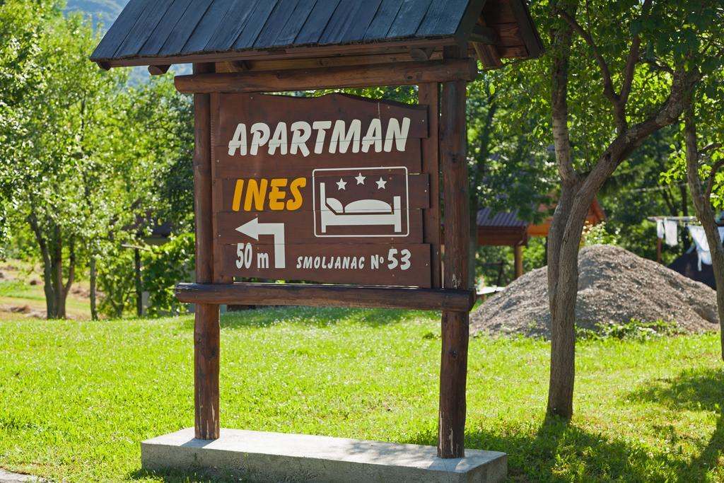 Apartment Ines Smoljanac Bagian luar foto