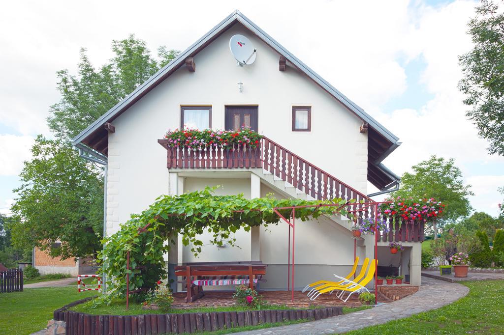 Apartment Ines Smoljanac Bagian luar foto